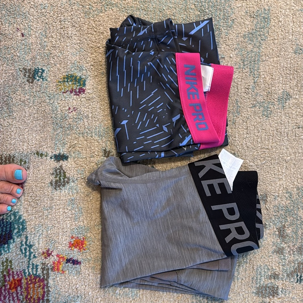 Nike Women’s Leggings- Gray w/ Black Waistband ankle- purple/ pink/ gray-knee
